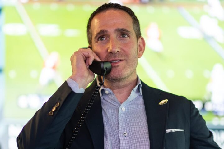 howie roseman salary