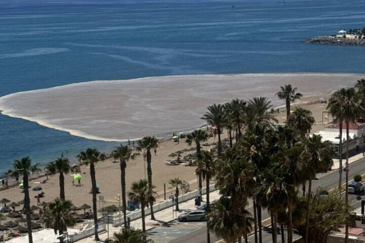 Benalmadena beach waterpipe brown